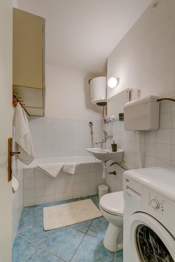 A Quiet Apartment With Balcony In Split Eksteriør bilde
